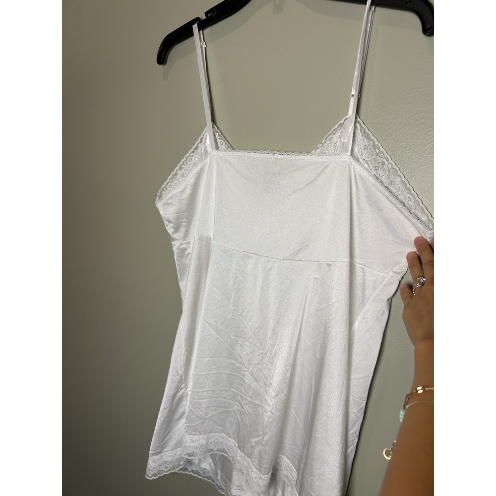 Vanity Fair Women's Size 40 White Lace Satin Cami slip Top Adjustable Straps EUC - Picture 11 of 11